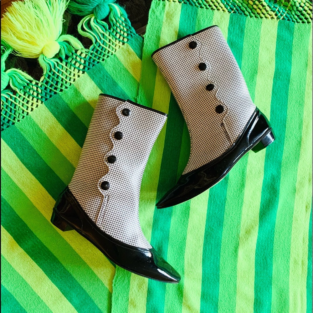 ~~Sold~~Vintage 60’s Rare Go Go Twiggy Boots Herringbone & Black Patent